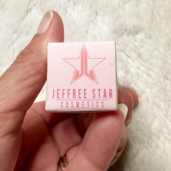 NIB Jeffree Star Velvet Trap Lipstick in Unphazed Full Size 3.3g - Picture 11 of 12